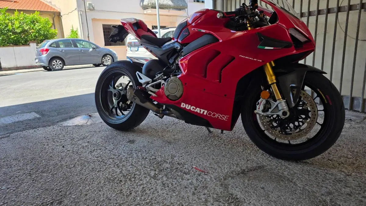 Ducati Panigale V4 S 1100 (2021)  (17)
