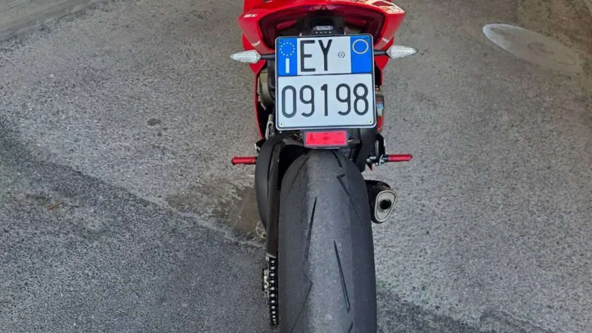 Ducati Panigale V4 S 1100 (2021)  (18)