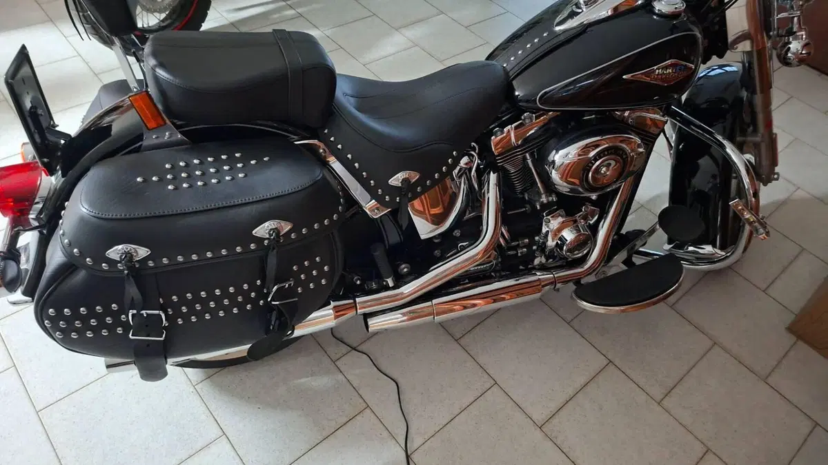 Harley-Davidson 1690 Heritage Classic (2011 - 17) - FLSTC 