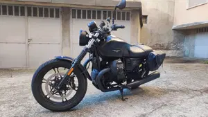 Moto Guzzi V7 III Stone (2017 - 20)  (3)