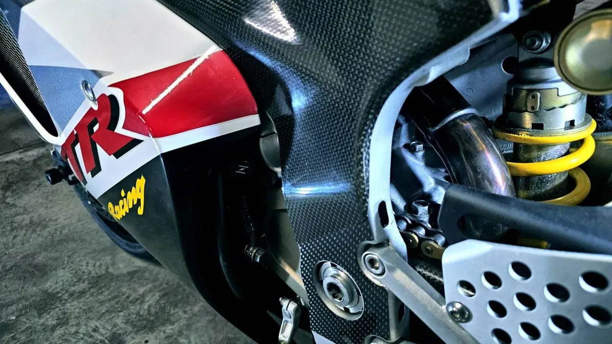 Honda VTR 1000 SP-2 (2002 - 06)  (12)