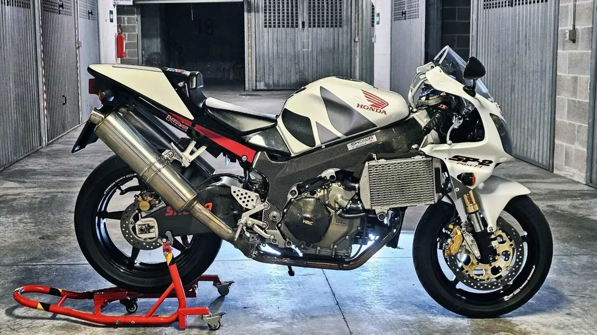 Honda VTR 1000 SP-2 (2002 - 06)  (14)