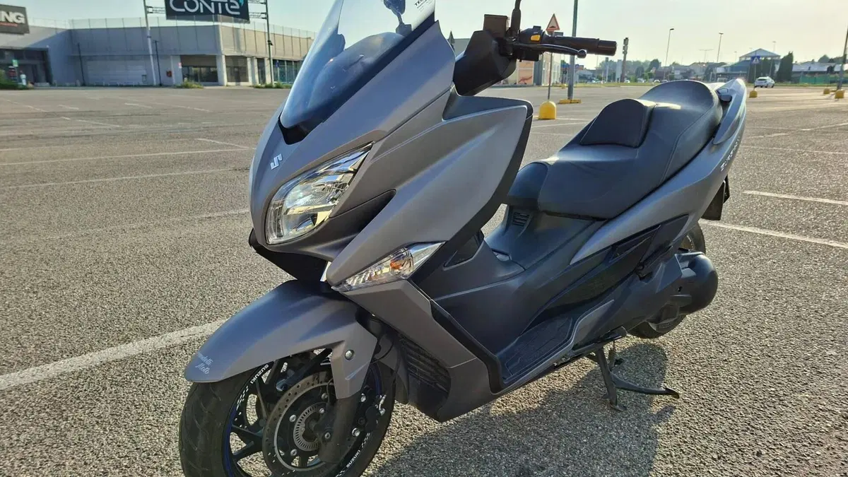 Suzuki Burgman AN 400 (2017 - 20)  (2)