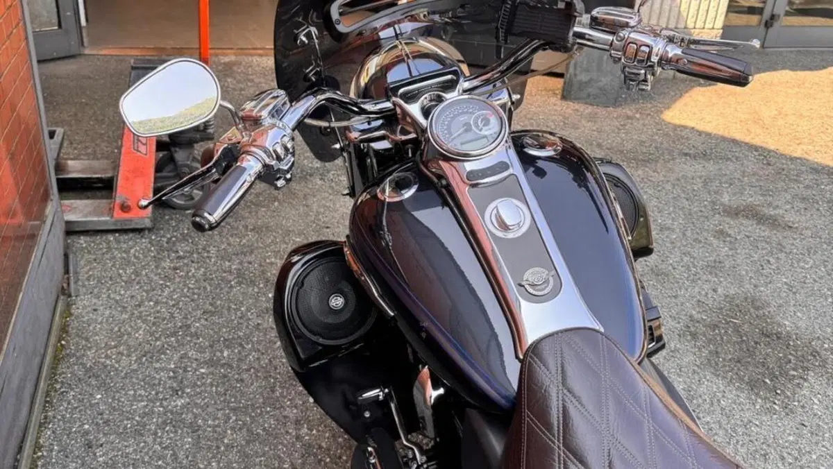 Harley-Davidson 1690 Road King (2013 - 16) - FLHR  (11)
