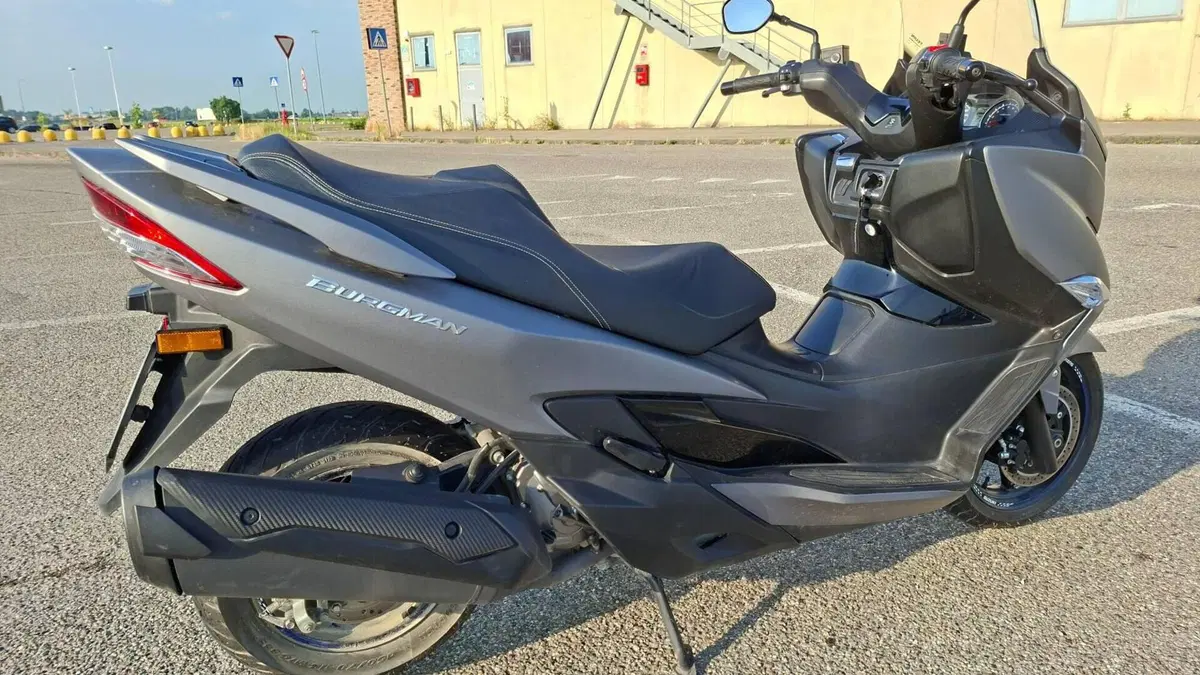 Suzuki Burgman AN 400 (2017 - 20)  (4)