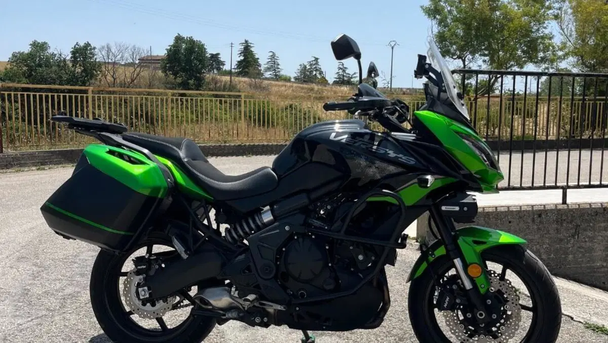 Kawasaki Versys 650 Grand Tourer (2021) 