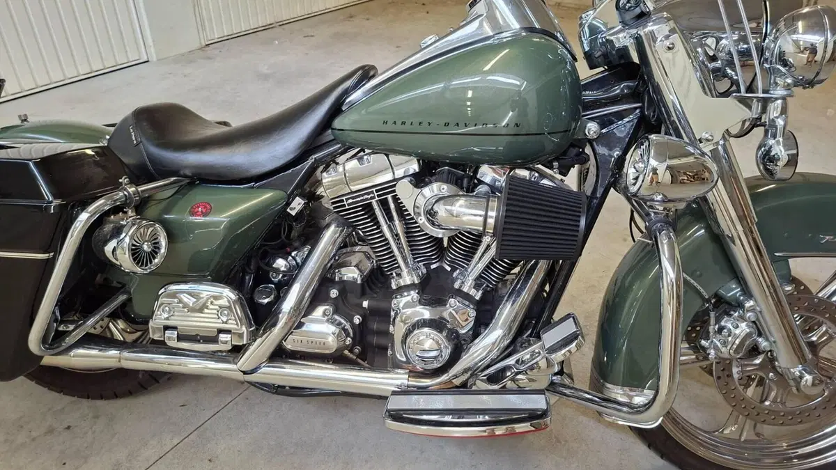 Harley-Davidson 1450 Road King Classic (2006 - 07) - FLHRCI 