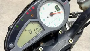 MV Agusta Brutale 910 R (2006 - 11)  (2)
