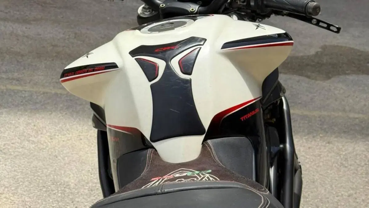 MV Agusta Brutale 910 R (2006 - 11)  (4)