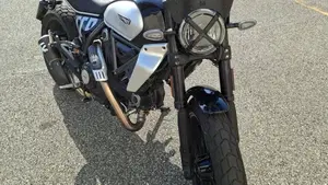 Ducati Scrambler 800 Icon (2023 - 24) 