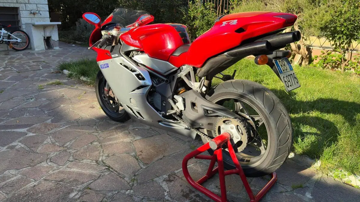 MV Agusta F4 750 S 1+1 (2000 - 02)  (3)