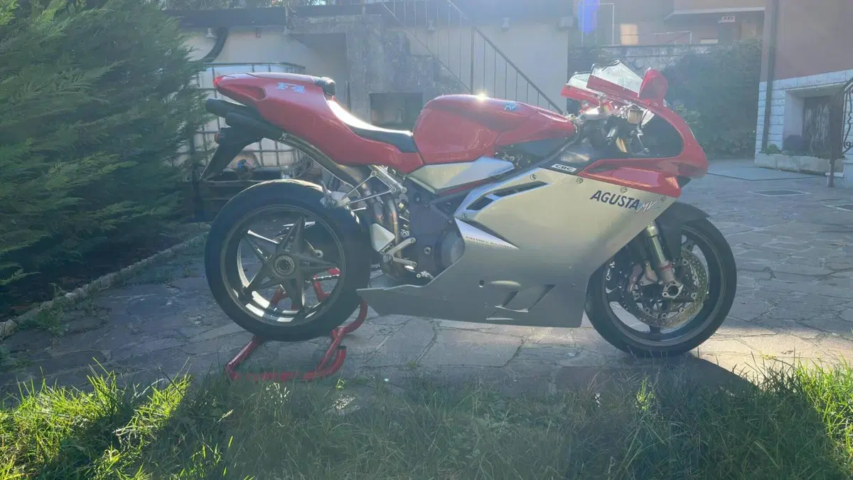 MV Agusta F4 750 S 1+1 (2000 - 02)  (6)