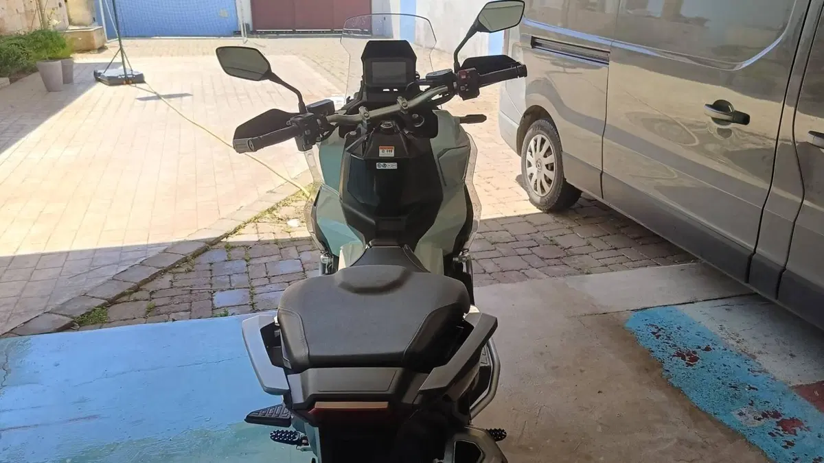 Honda X-ADV 750 DCT Gravel (2021 - 24)  (2)