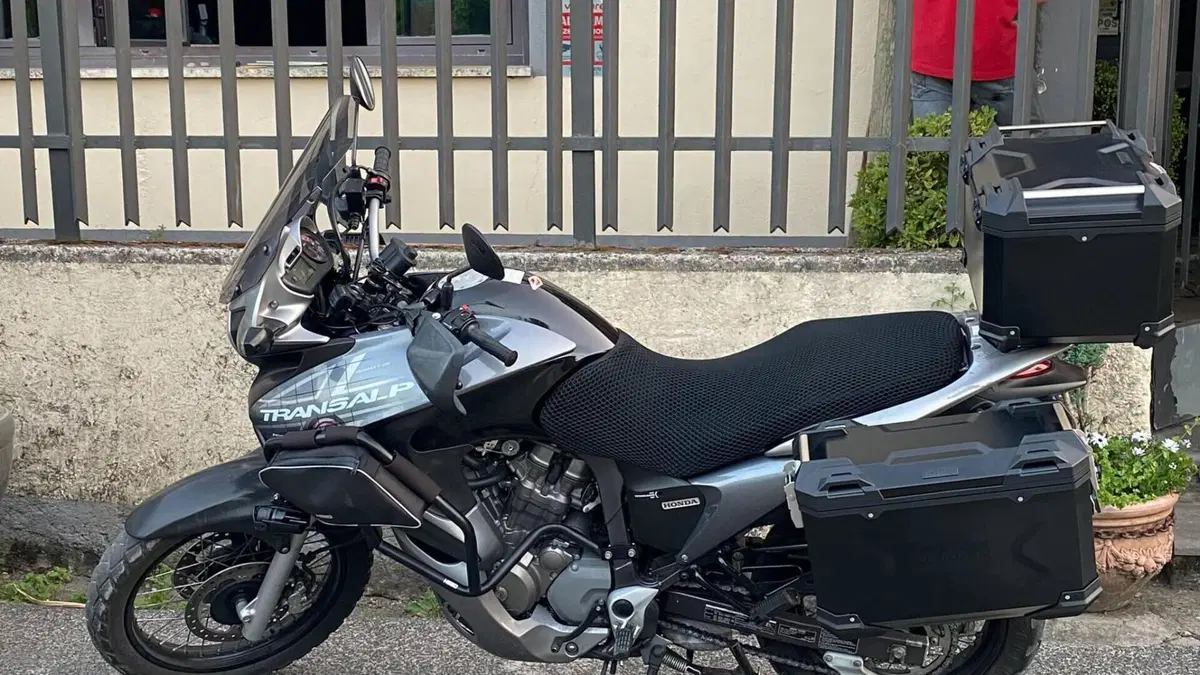 Honda Transalp XL 700 V (2007 - 2013)  (2)