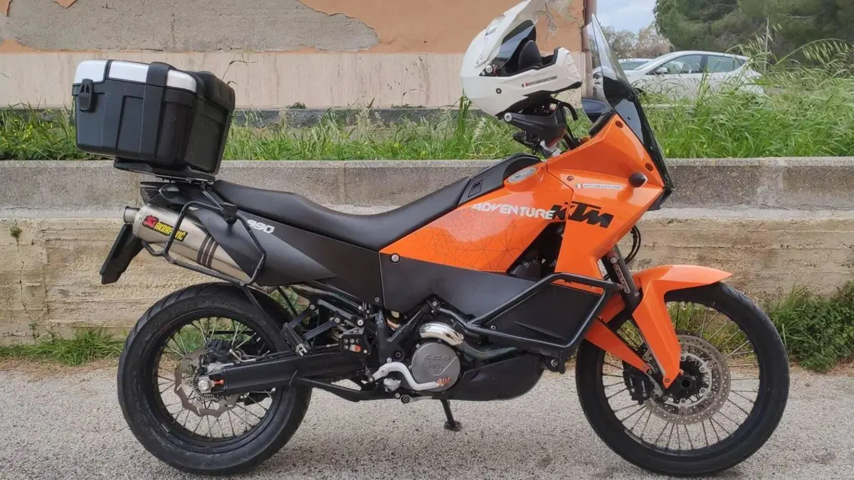 KTM 990 Adventure (2009 - 11)  (2)