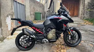 Ducati Multistrada V4 S Grand Tour (2024) 