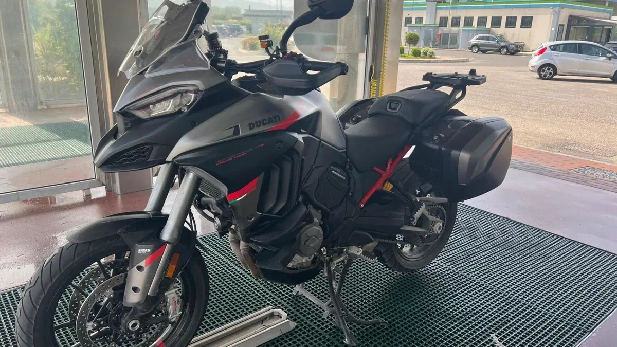 Ducati Multistrada V4 S Grand Tour (2024)  (9)