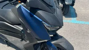 Yamaha X-Max 300 (2021 - 24)  (2)