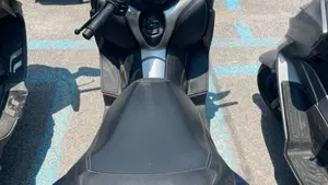 Yamaha X-Max 300 (2021 - 24)  (5)