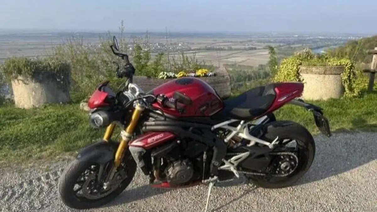 Triumph Speed Triple 1200 RS (2021 - 24)  (2)