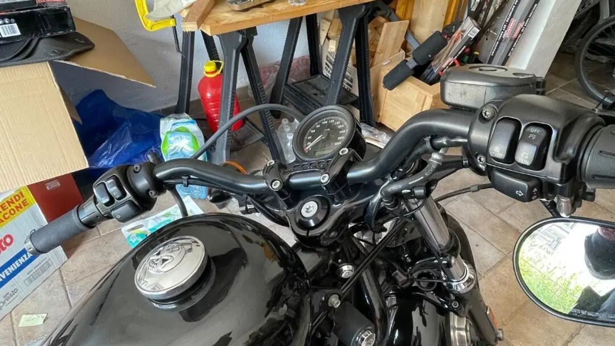 Harley-Davidson 1200 Forty-Eight (2010 - 15)  (2)