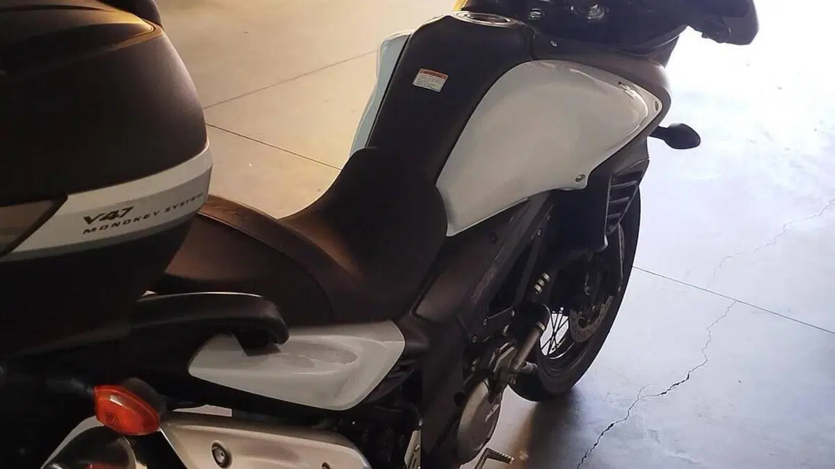 Suzuki V-Strom 650XT ABS (2015 - 17)  (4)