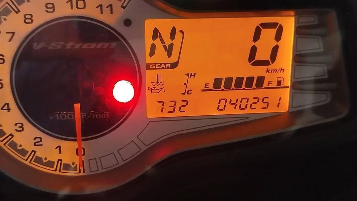 Suzuki V-Strom 650XT ABS (2015 - 17)  (6)