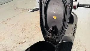 Vespa Granturismo 200 L  (5)