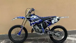 Yamaha YZ 125 (2016)  (2)