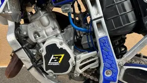 Yamaha YZ 125 (2016)  (3)