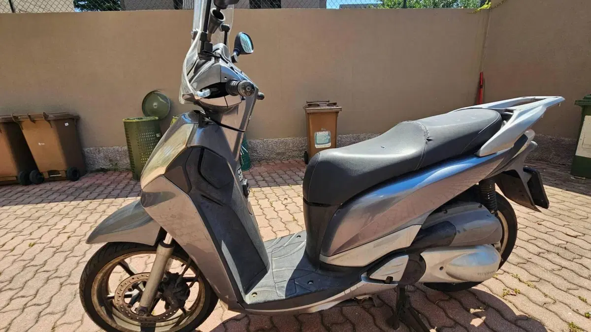 Honda SH 300 i (2011 - 14)  (2)