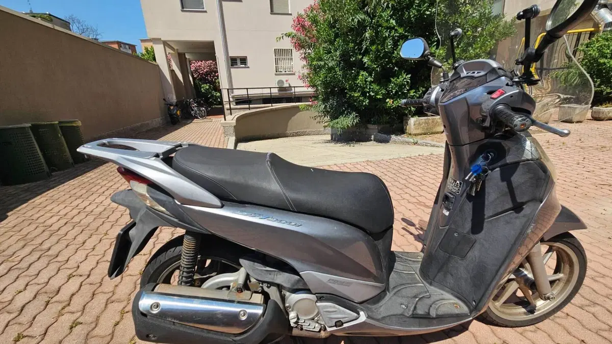 Honda SH 300 i (2011 - 14)  (4)