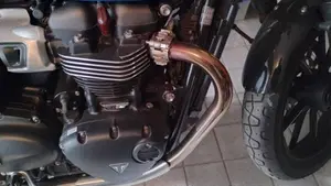 Triumph Street Twin 900 (2021 - 22)  (7)