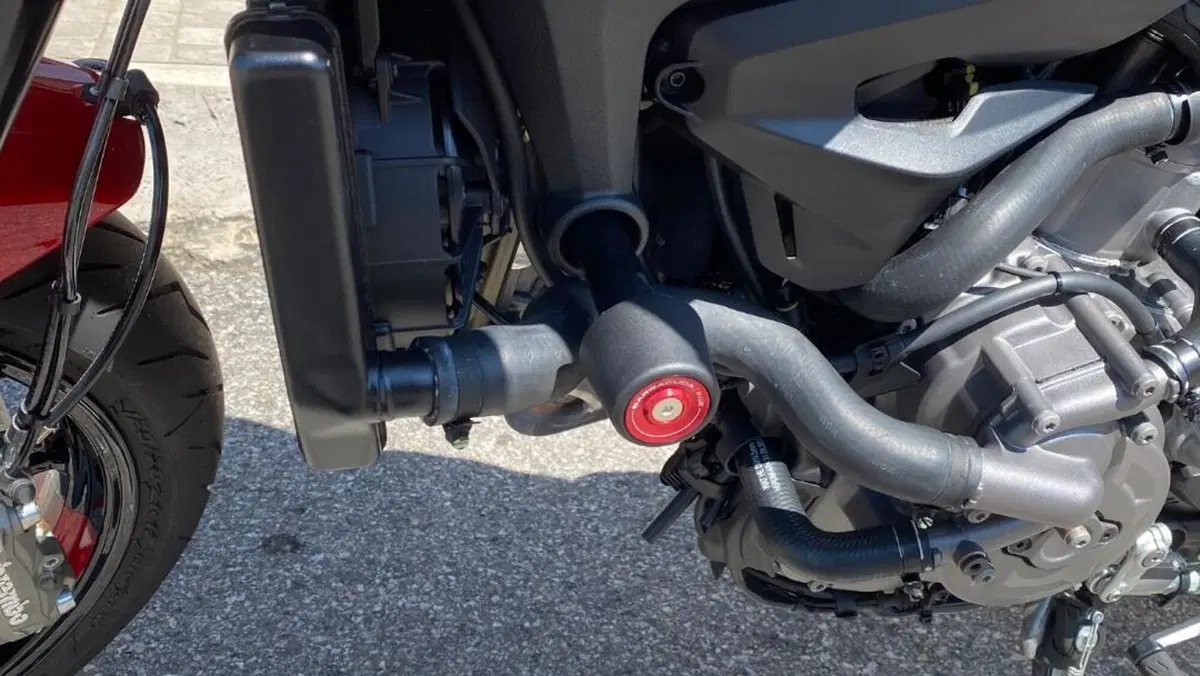 Ducati Monster 937 + (2021 - 25)  (5)