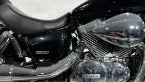 Honda Shadow 750 (2004)  (5)
