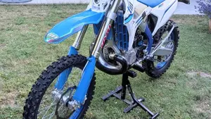Tm Moto EN 300 Fi ES 2T (2022)  (2)