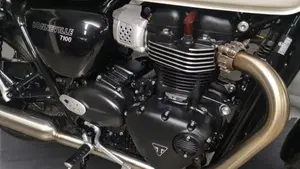 Triumph Bonneville T100 (2021 - 25)  (6)