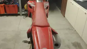 Honda CRF 450R (2023)  (2)