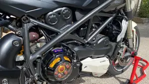 Ducati Streetfighter (2009 - 12)  (4)