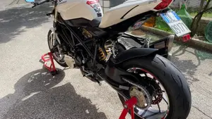 Ducati Streetfighter (2009 - 12)  (6)