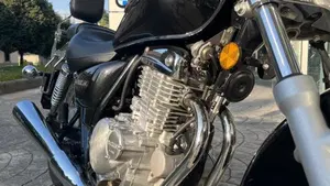 Suzuki Marauder GZ 250  (2)