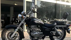 Suzuki Marauder GZ 250  (12)