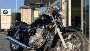 Suzuki Marauder GZ 250  (20)