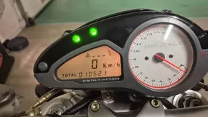 MV Agusta Brutale 910 S (2005 - 11)  (7)