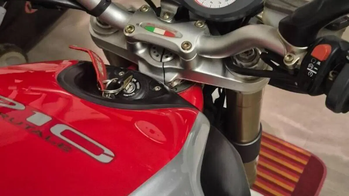 MV Agusta Brutale 910 S (2005 - 11)  (8)