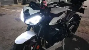 Triumph Street Triple 765 R (2023 - 26)  (2)