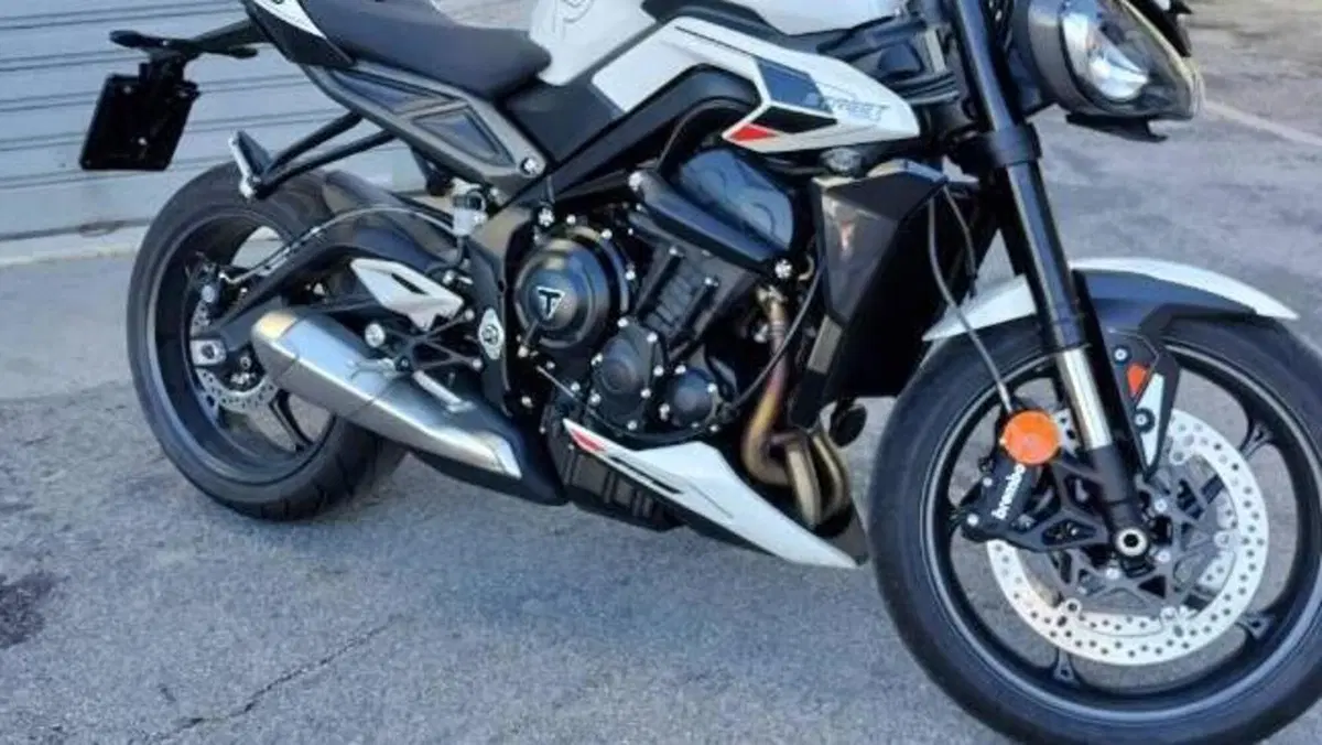 Triumph Street Triple 765 R (2023 - 26)  (8)