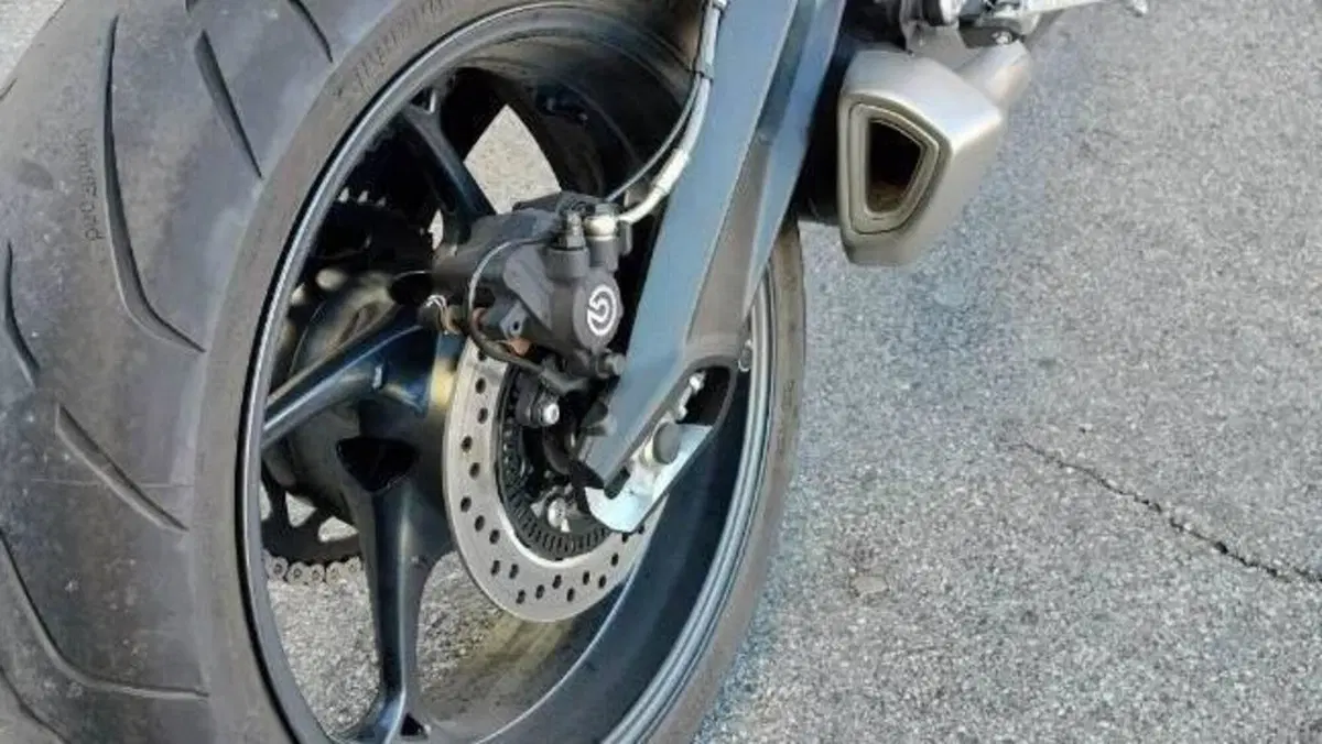 Triumph Street Triple 765 R (2023 - 26)  (13)