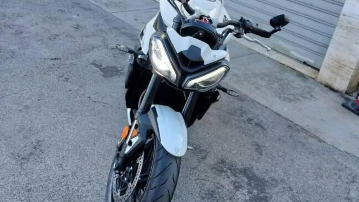 Triumph Street Triple 765 R (2023 - 26)  (15)