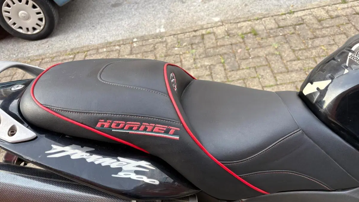 Honda Hornet 900  (4)
